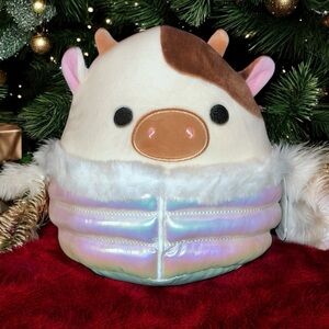 Select Series Holiday 2024 Ronnie (Puffer Jacket)
the Cow 8-inch Squishmallows